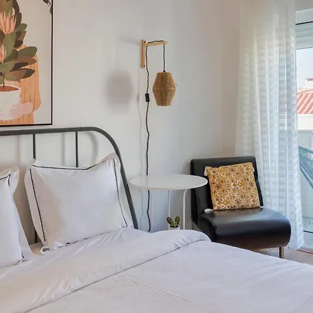 Charroque Apartment *